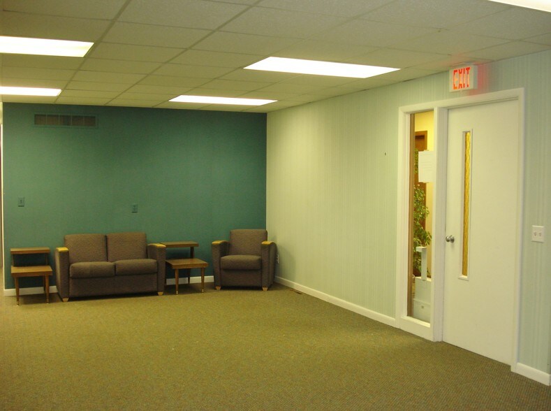 More Photos Of 575 N Kellogg St, Galesburg Medical For Lease