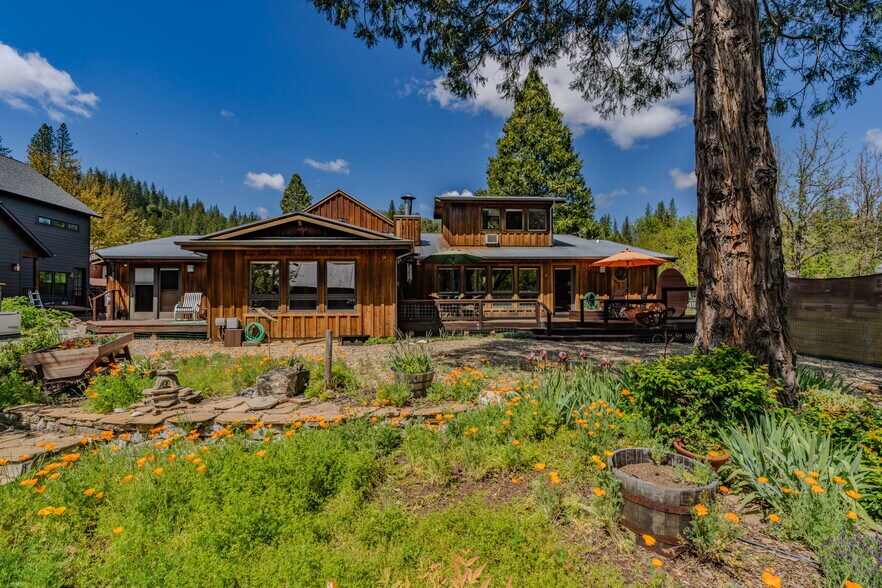 More Photos Of 21376 Consolation St, Volcano Specialty For Sale