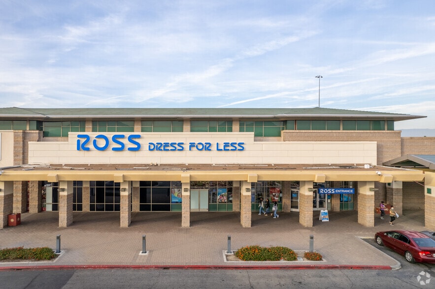 More Photos Of 16920-17296 Slover Ave, Fontana Unknown For Lease