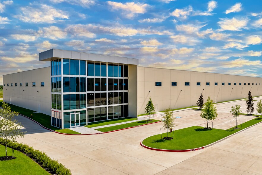 More Photos Of 6100 N Stemmons Fwy, Sanger Unknown For Lease