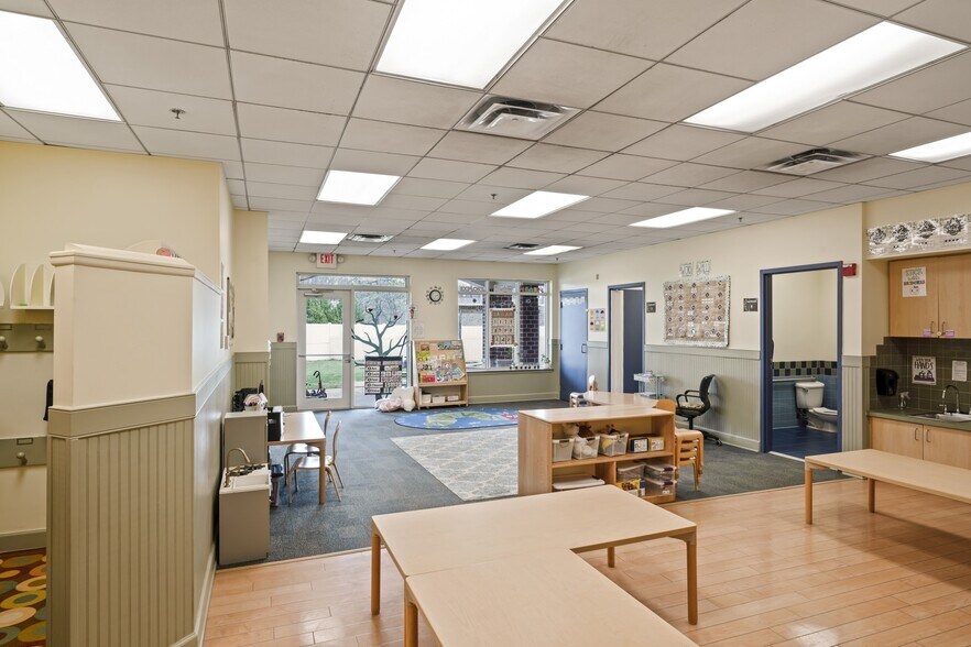 More Photos Of 5003 Westone Plz, Chantilly Schools For Sale