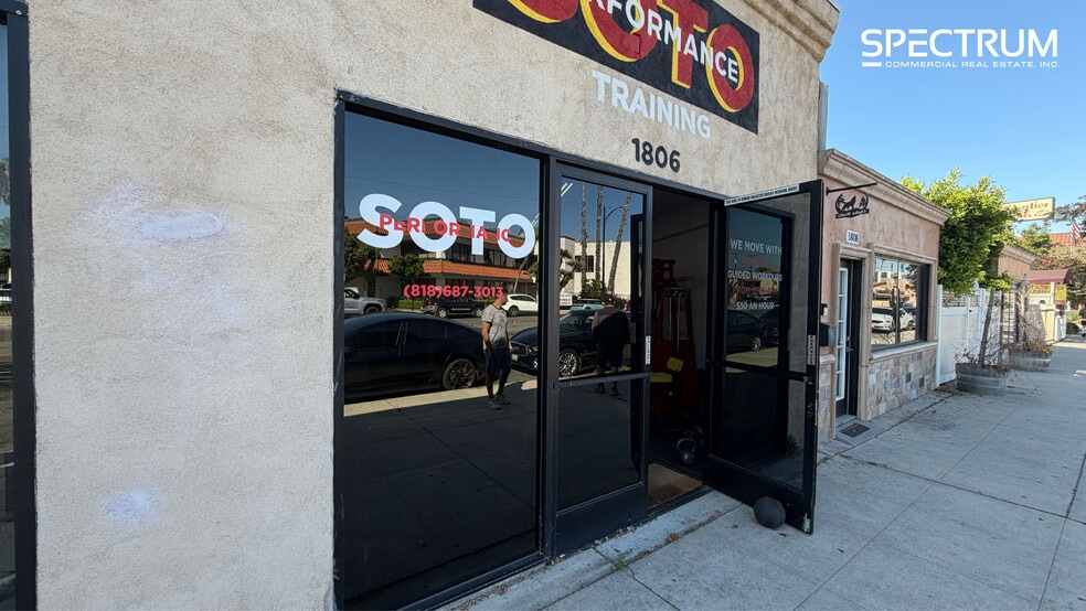 More Photos Of 1800-1806 W Olive Ave, Burbank Storefront For Lease