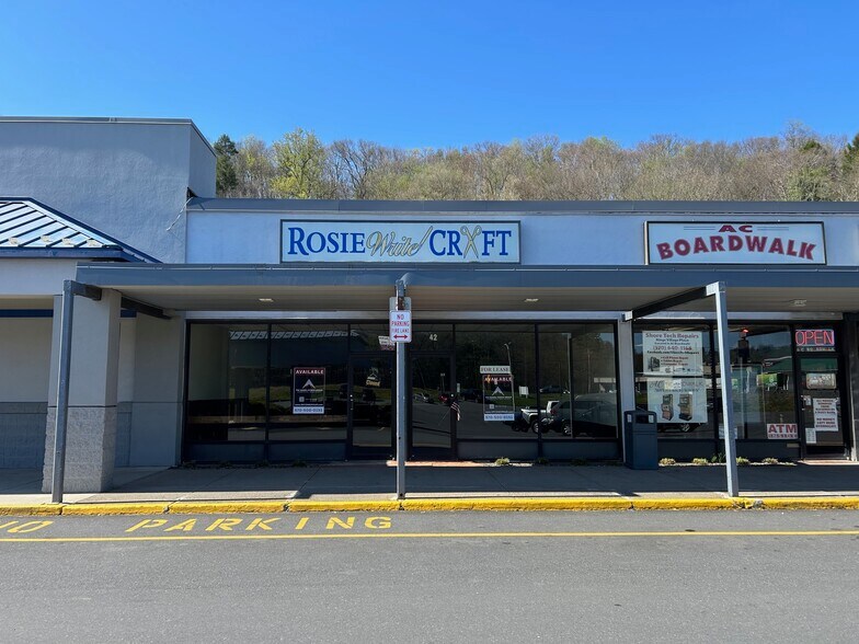 More Photos Of 42 Kings Vlg, Minersville General Retail For Lease