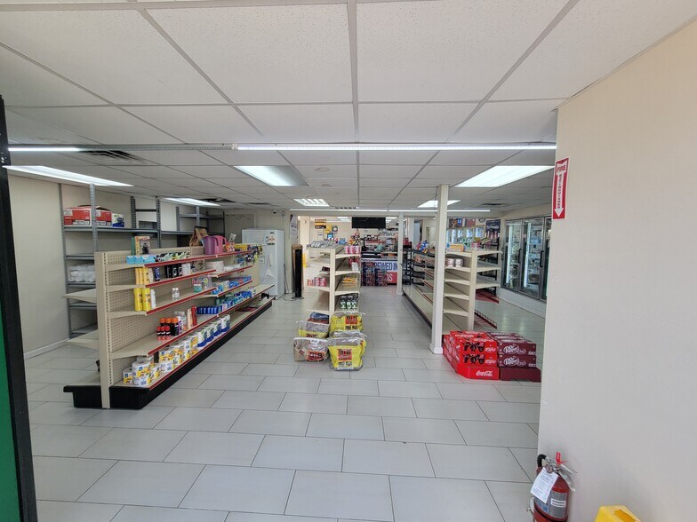 More Photos Of 23608 Tx-36, Damon General Retail For Sale