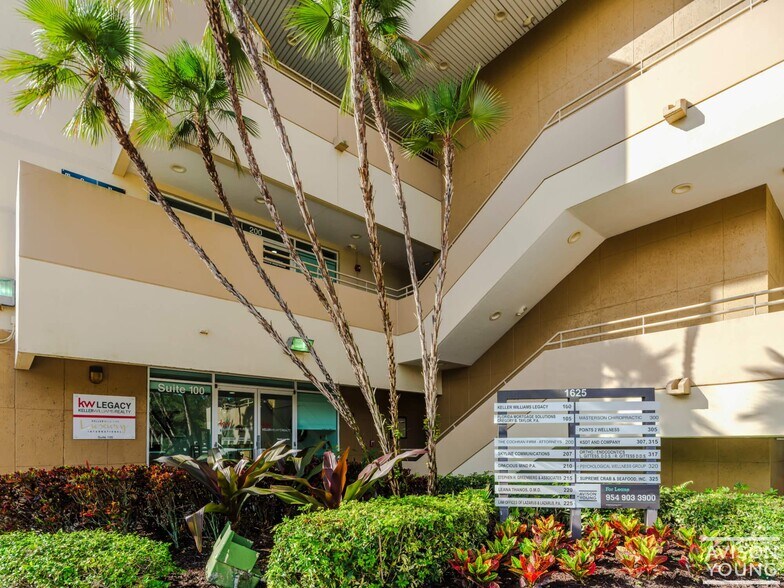 More Photos Of 1625 N Commerce Pky, Weston Medical For Sale