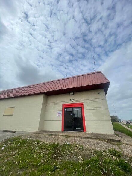 More Photos Of 5440 Gulf Fwy, Houston Warehouse For Sale