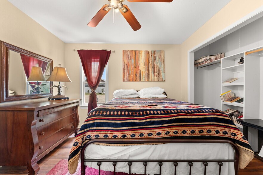 More Photos Of 702 W Wallace St, San Saba Hotel For Sale