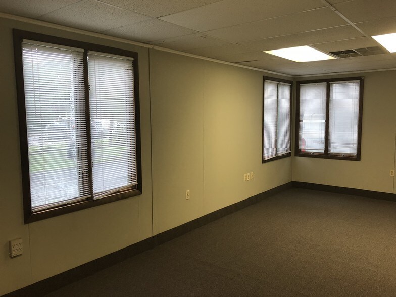 More Photos Of 177 Franklin Corner Rd, Lawrenceville Medical For Lease