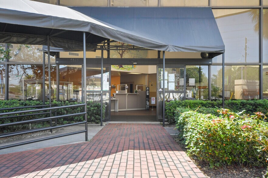 More Photos Of 5165 Adanson St, Orlando Loft Creative Space For Sale