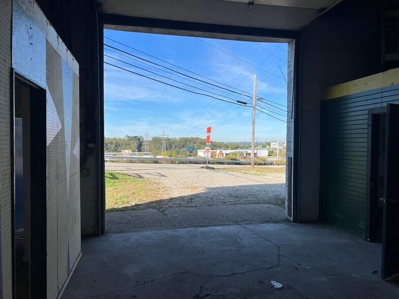 More Photos Of 1610 Greensburg Pike, North Versailles Warehouse For Lease