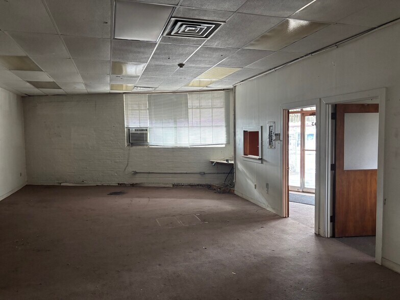 More Photos Of 3 Spring Valley Rd, Reading Light Manufacturing For Lease