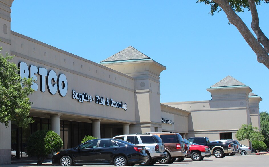 More Photos Of 3300-3400 State Highway 6, Sugar Land Unknown For Lease