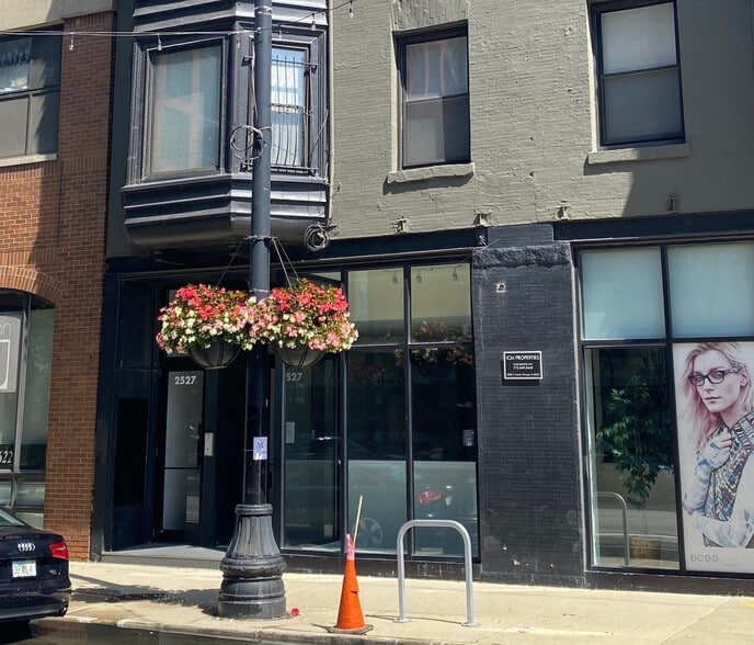 More Photos Of 2521 N Lincoln Ave, Chicago Apartments For Lease