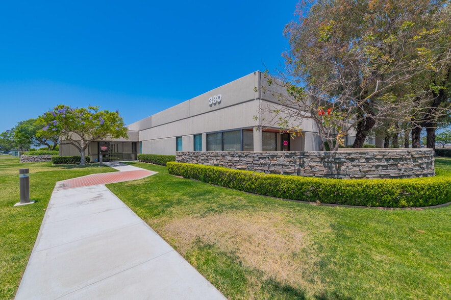More Photos Of 380-384 Clinton St, Costa Mesa Manufacturing For Lease