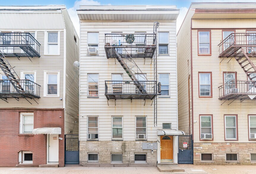 Primary Photo Of , Newark Multifamily For Sale