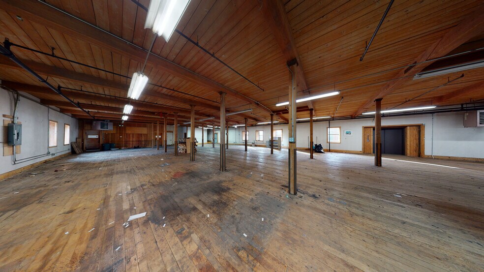 More Photos Of 119 R Foster St, Peabody Warehouse For Lease