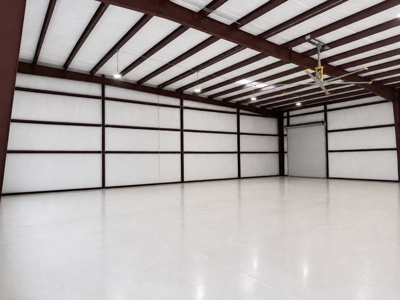 More Photos Of 4325 McBrayer Rd, Oakwood Warehouse For Lease