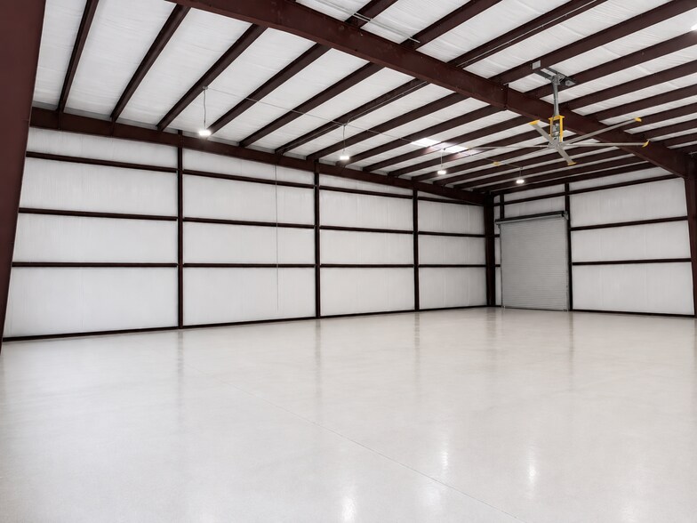 More Photos Of 4325 McBrayer Rd, Oakwood Warehouse For Lease