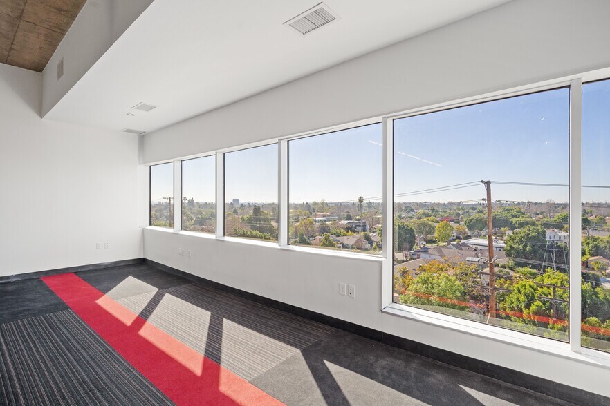 More Photos Of 2566 Overland Ave, Los Angeles Medical For Lease