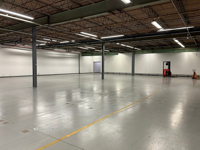 More Photos Of 2572 Brunswick Pike, Lawrenceville Distribution For Lease