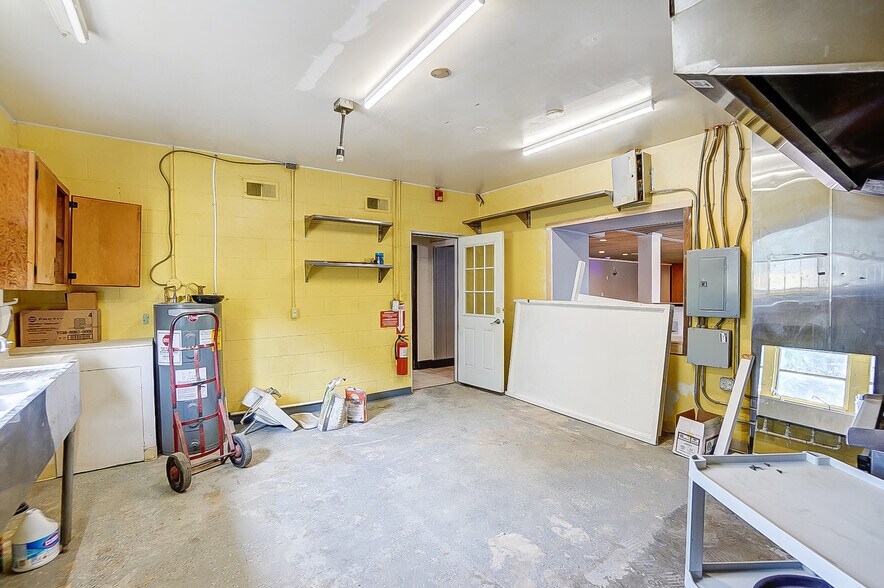 More Photos Of 6987 New Haven Rd, Harrison Restaurant For Sale