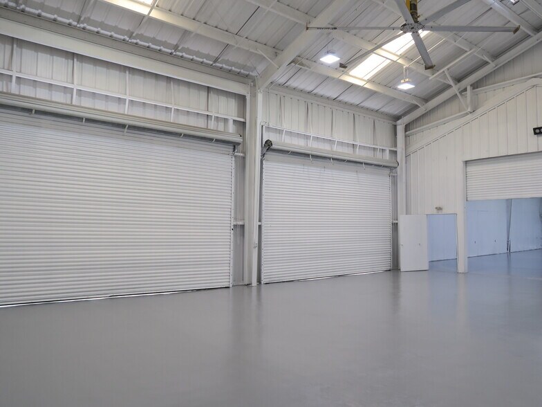 More Photos Of 5707 Schumacher Ln, Houston Auto Dealership For Lease