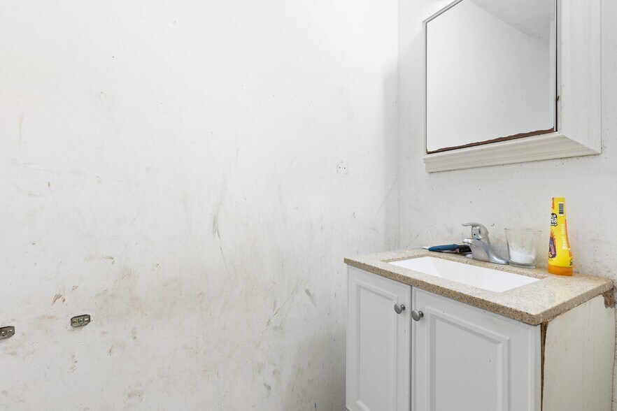 More Photos Of 125 W State St, Kennett Square Apartments For Sale