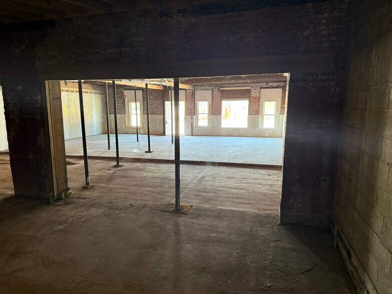 More Photos Of 107 W Main St, Coffeen Storefront Retail Residential For Sale