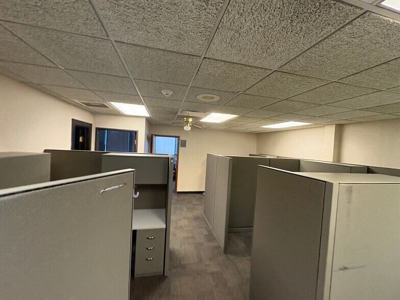 More Photos Of 3550 N Washington Blvd, Indianapolis Medical For Lease