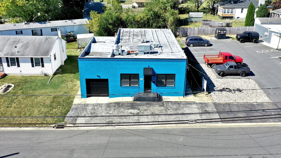 More Photos Of 2107 Harrison Ave, Wilmington Light Distribution For Sale