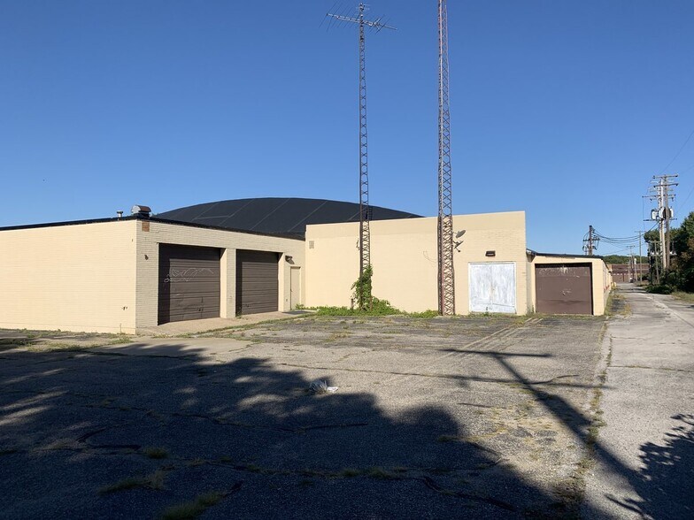 More Photos Of 1531 W Sherman Blvd, Muskegon Bowling Alley For Sale