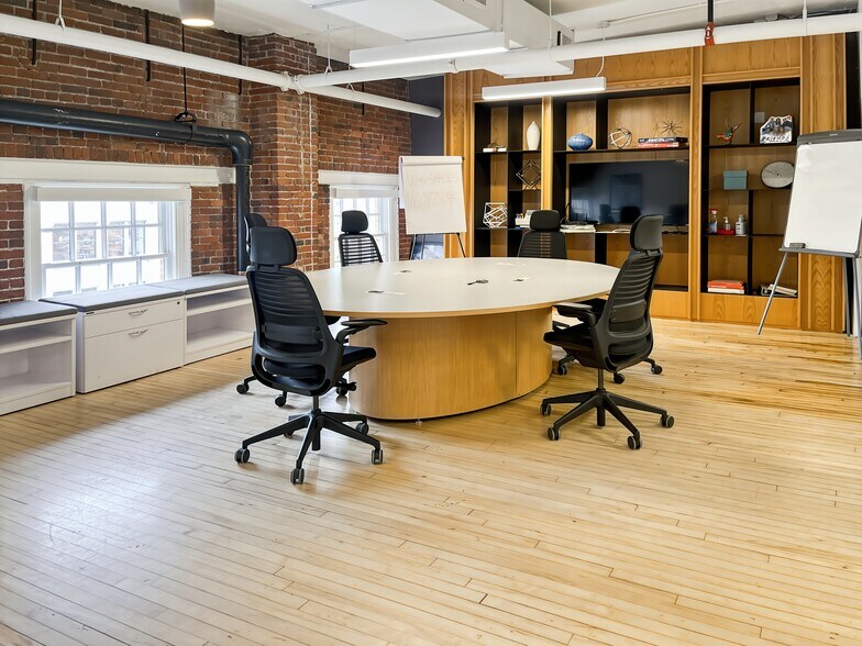 More Photos Of 361-361 Newbury St, Boston Coworking Space