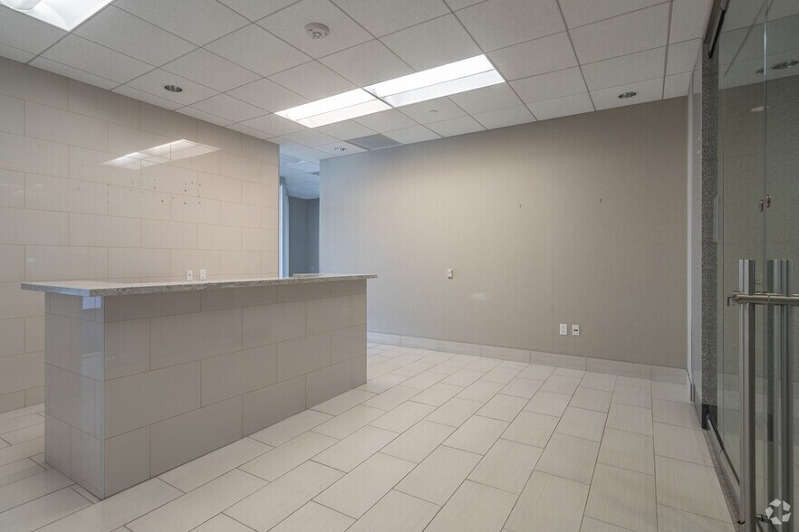 More Photos Of 3 Sugar Creek Center Blvd, Sugar Land Office For Lease