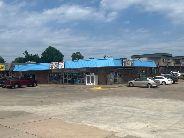 More Photos Of 110-112 S Bryant Ave, Edmond Convenience Store For Lease