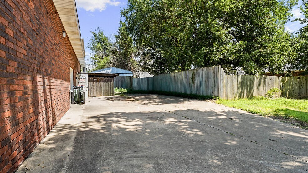 More Photos Of 65 W Main St, Farmington Freestanding For Sale