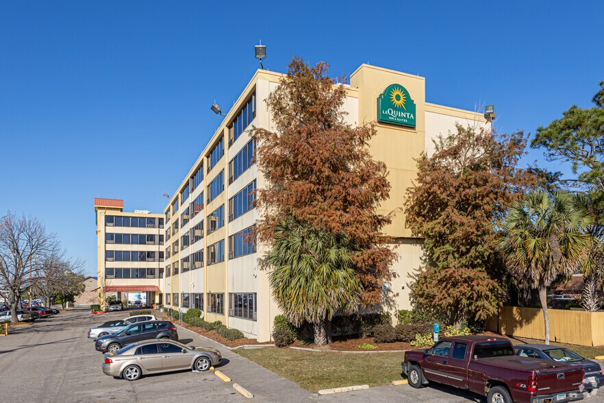 More Photos Of 2610 Williams Blvd, Kenner Hotel For Sale