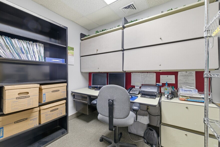 More Photos Of 511 W Grove St, Middleborough Medical For Sale