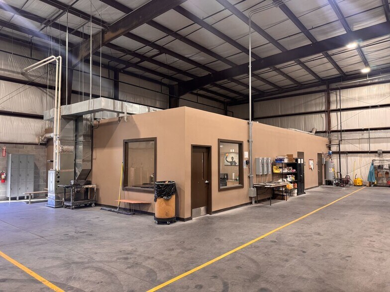 More Photos Of 490 Sam Rayburn Pky, Lenoir City Manufacturing For Lease