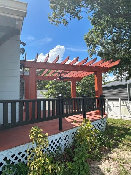 More Photos Of 658 West Ave, Clermont Restaurant For Lease