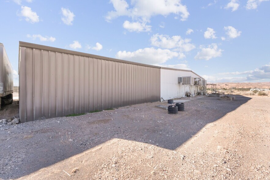 More Photos Of 480 Pat Ave, Overton Industrial For Sale