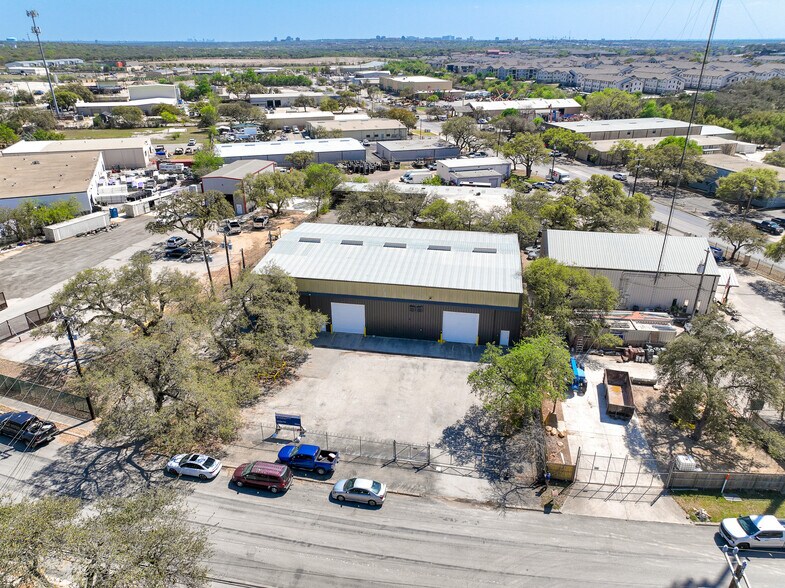More Photos Of 15562 Capital Port Dr, San Antonio Warehouse For Lease