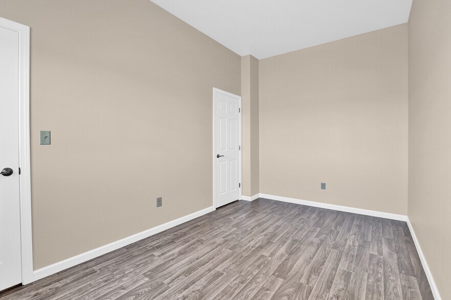 More Photos Of 12 Dracut Hill Rd, Vaughn Industrial For Sale
