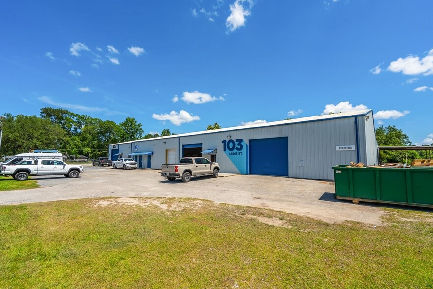 More Photos Of 103 Ardis St, Summerville Warehouse For Sale
