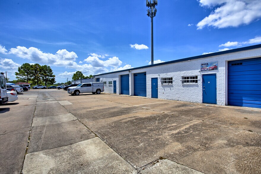 More Photos Of 15502 Highway 3, Webster Light Manufacturing For Lease