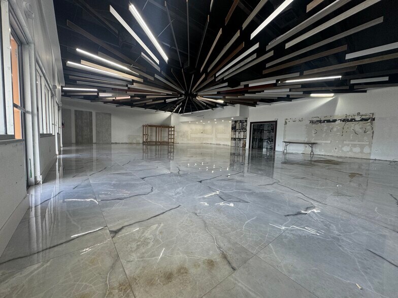 More Photos Of 1870 NE 163rd St, Miami Storefront Retail Office For Lease