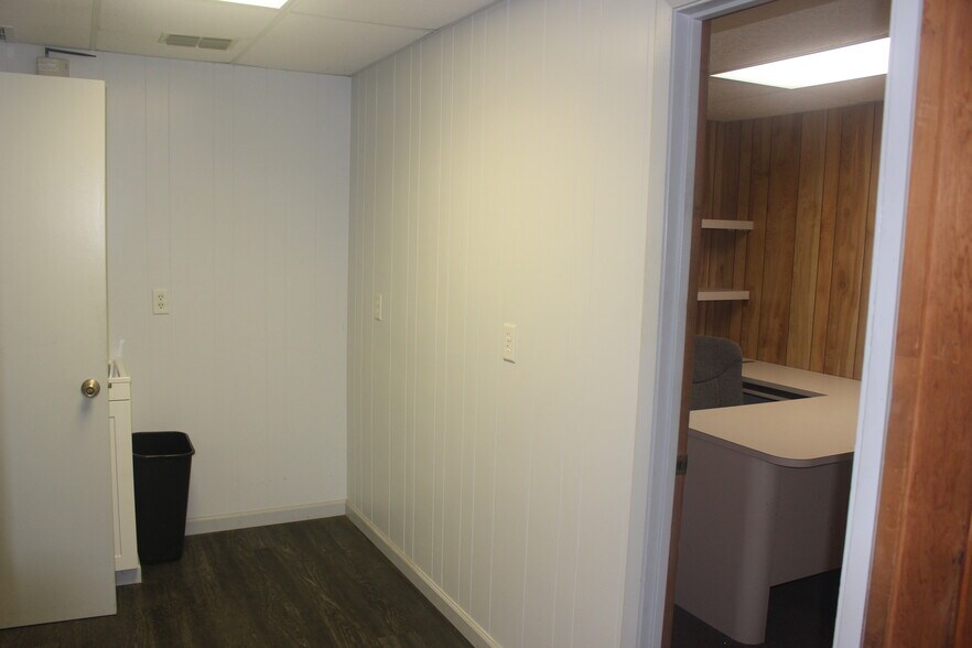 More Photos Of 3624 W International Speedway Blvd, Daytona Beach Industrial For Sale