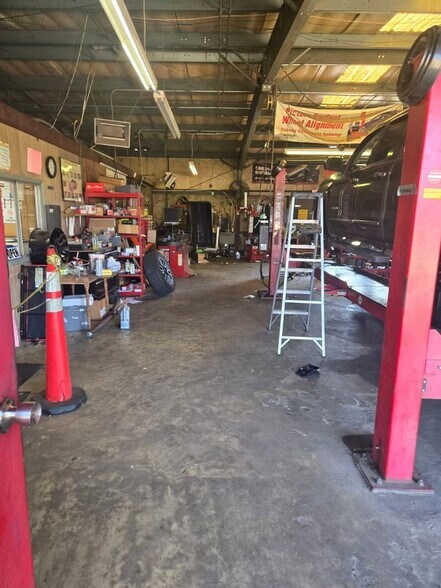 More Photos Of 615 S Monroe St, Ruston Auto Repair For Sale