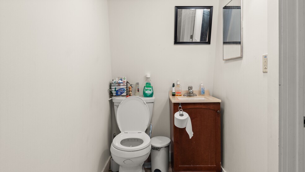 More Photos Of 465 Chapel St, Lee Apartments For Sale