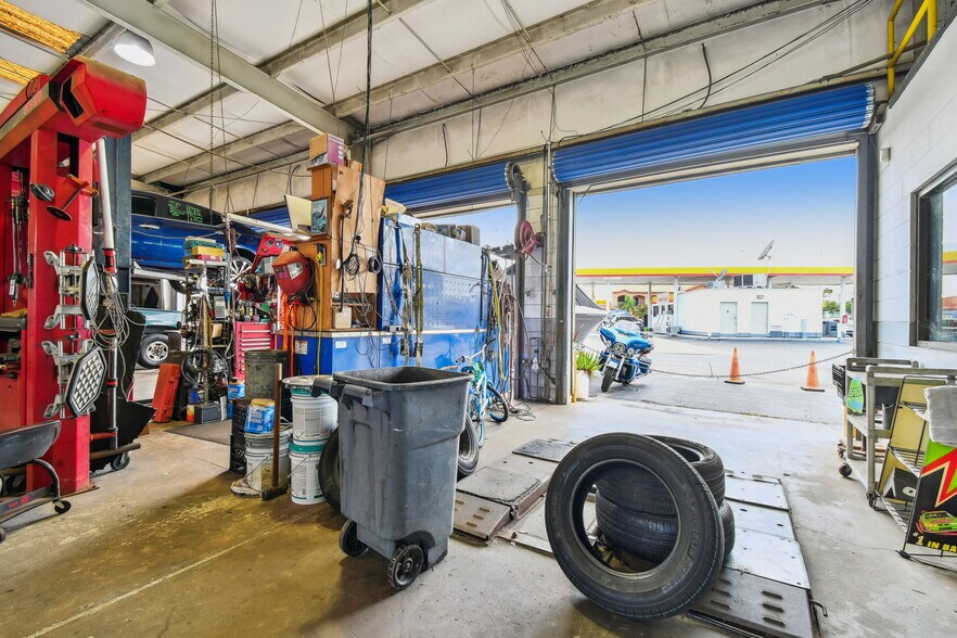 More Photos Of 2350 N Ponce De Leon Blvd, Saint Augustine Service Station For Sale