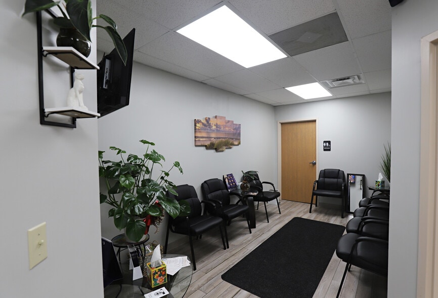 More Photos Of G4007 W Court St, Flint Office For Sale